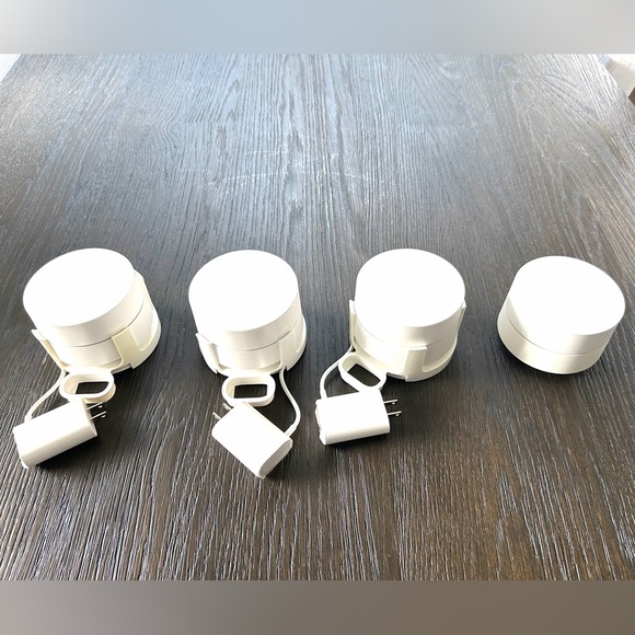 Google WiFi System in White - Picture 3 of 6